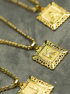 1pcs 18kGold plated later (L) Square Pendant Necklace - Women Jewelry